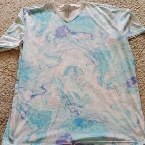 *CH) NWT LuLaRoe Blue and White V-Neck Top